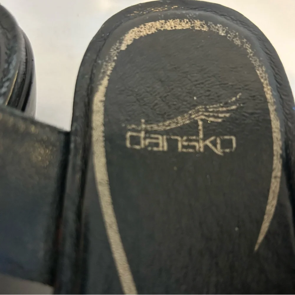 Dansko Drea genuine leather black strappy sandals size 10.5 EU 41